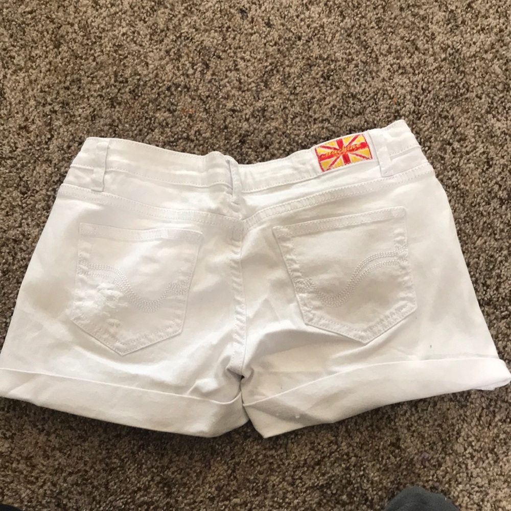 Shorts - Picture 2 of 3